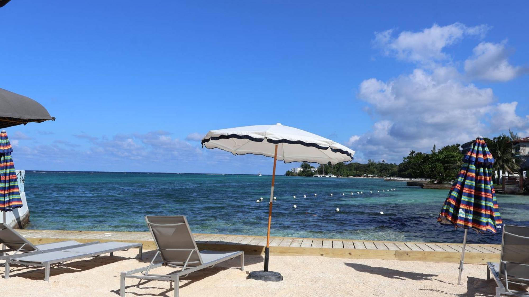 ホテル Ocean Palms オーチョ・リオス エクステリア 写真